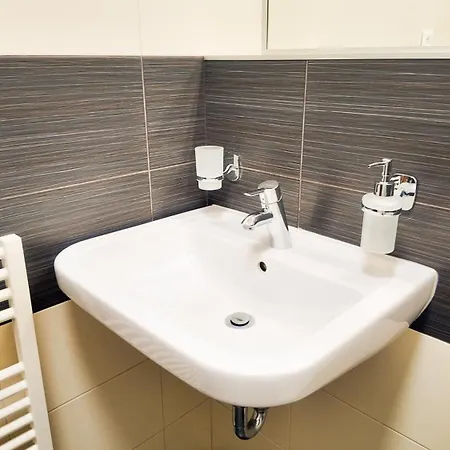 Axiom - Nova 3 Apartment